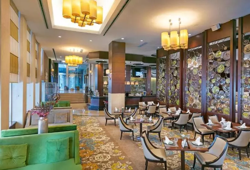 Hotel Titanic Business Kartal