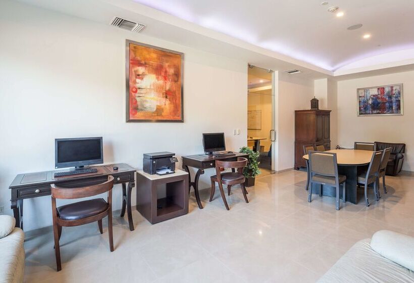 فندق Wyndham Garden Playa Del Carmen