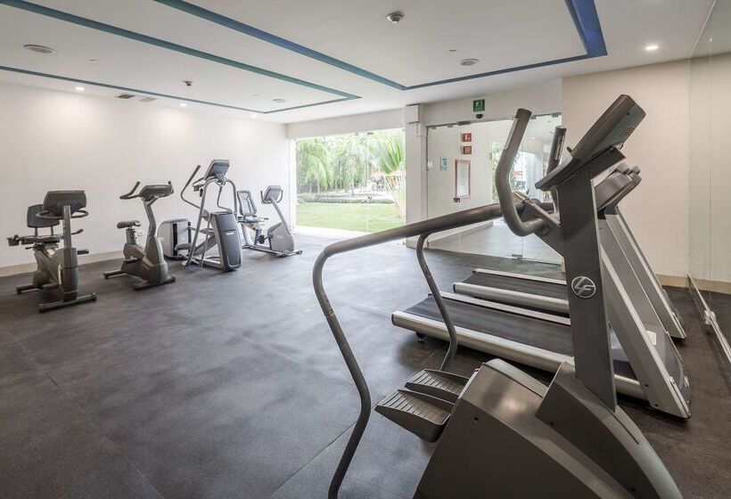 فندق Wyndham Garden Playa Del Carmen