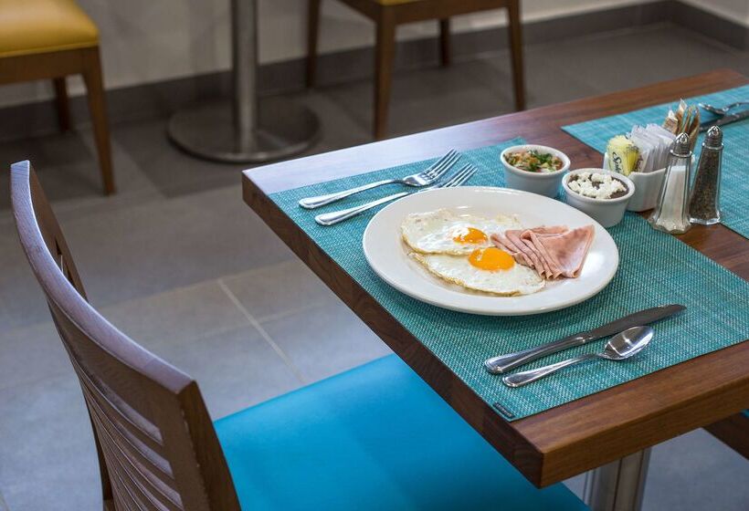 فندق Wyndham Garden Playa Del Carmen