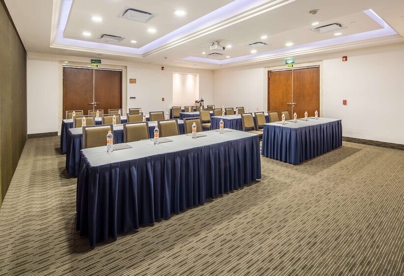 فندق Wyndham Garden Playa Del Carmen