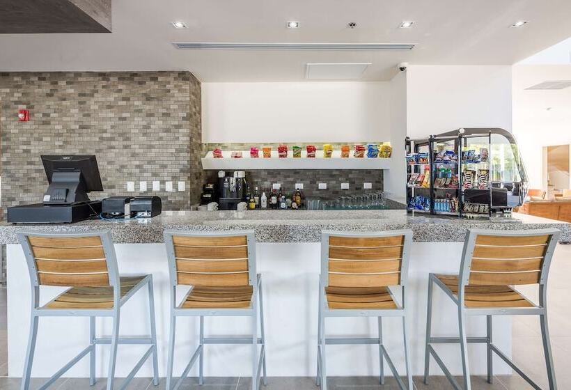 فندق Wyndham Garden Playa Del Carmen