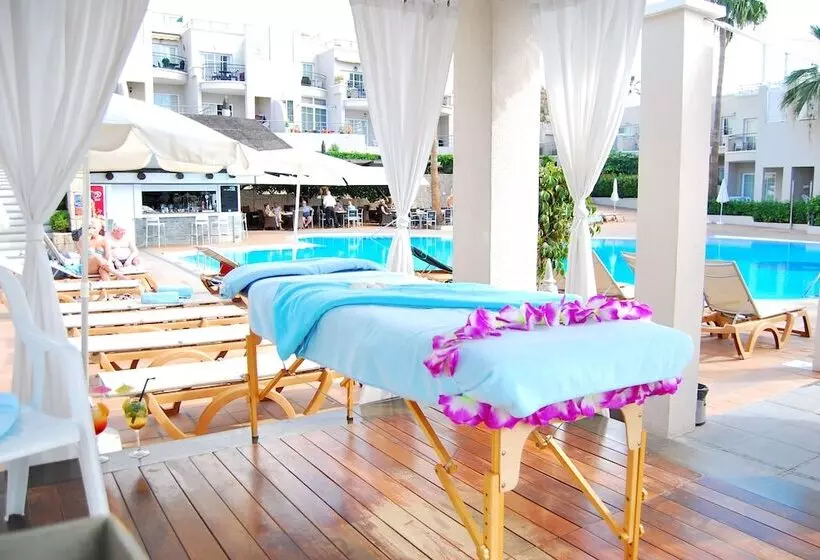 Los Olivos Beach Resort