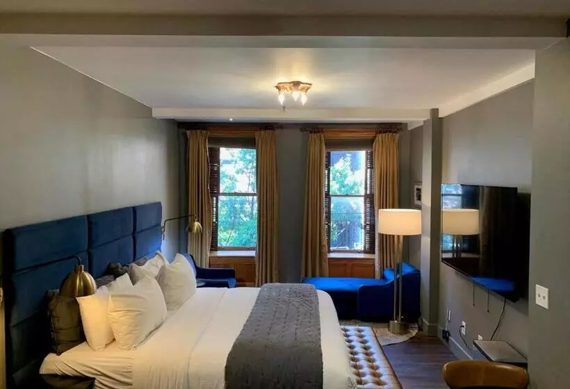 The Historic Blue Moon Hotel NYC