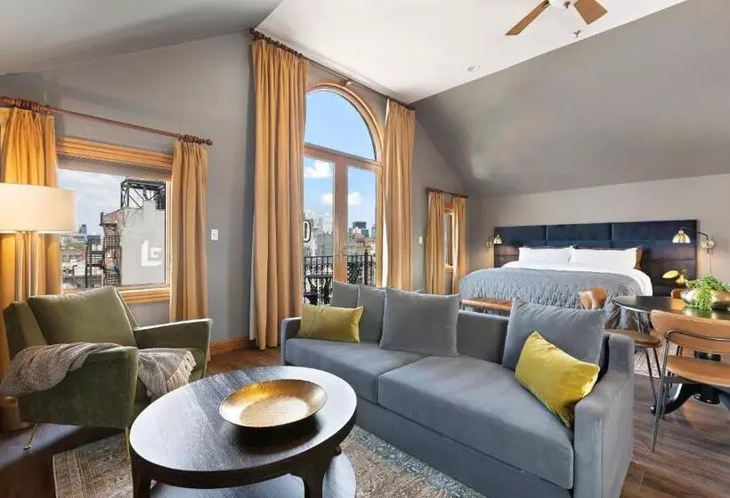 The Historic Blue Moon Hotel NYC