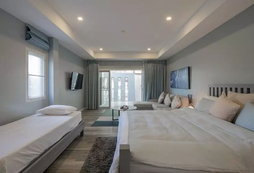 Hotelli Anchan Resort At Bangtao Beach