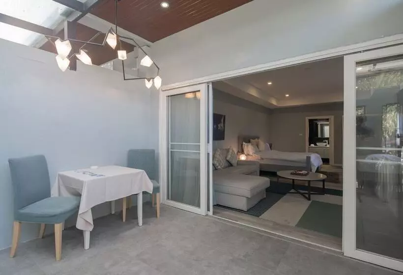 Hotelli Anchan Resort At Bangtao Beach