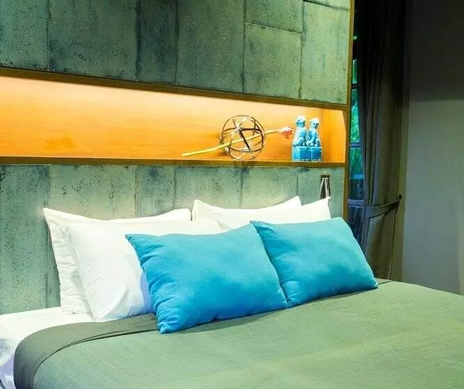 Hotelli Anchan Resort At Bangtao Beach