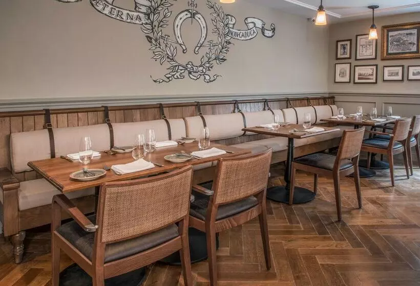 호텔 De Vere Beaumont Estate