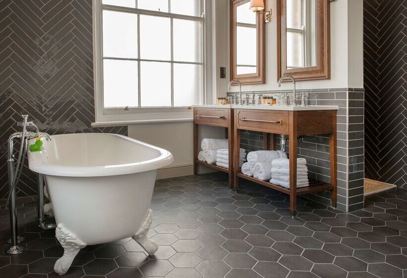 ホテル De Vere Beaumont Estate