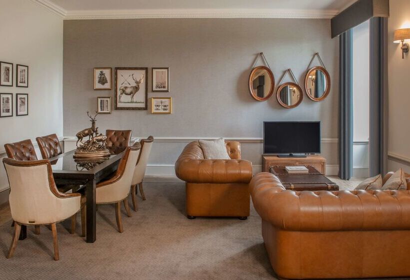 ホテル De Vere Beaumont Estate