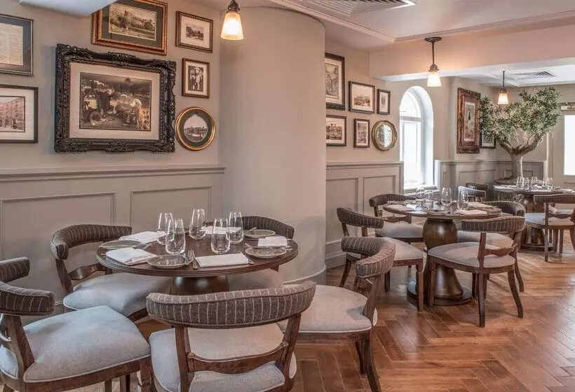 호텔 De Vere Beaumont Estate