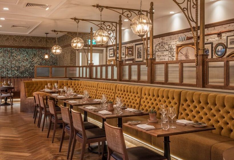 ホテル De Vere Beaumont Estate