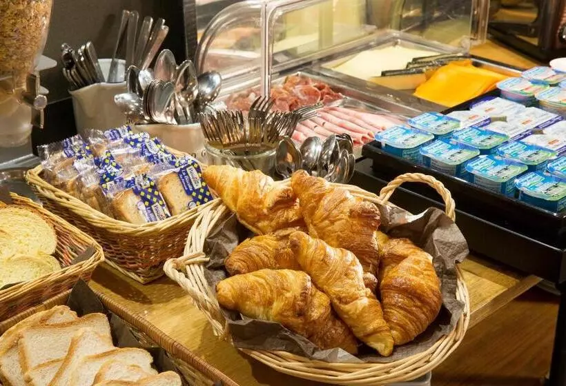 בית מלון כפרי Espace Champerret