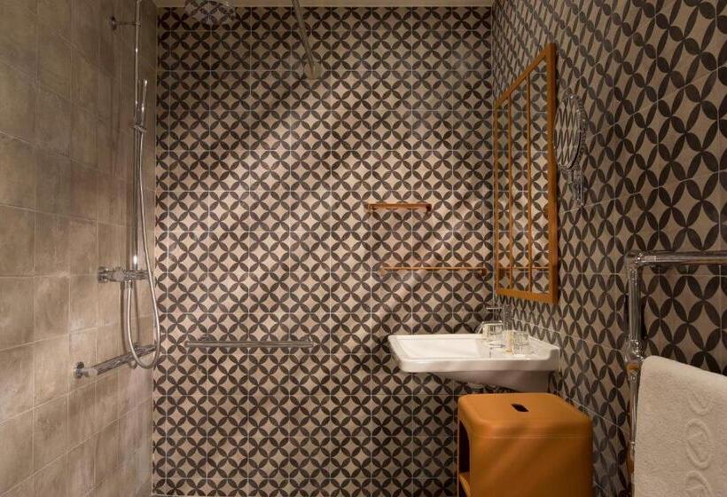 هتل Espace Champerret