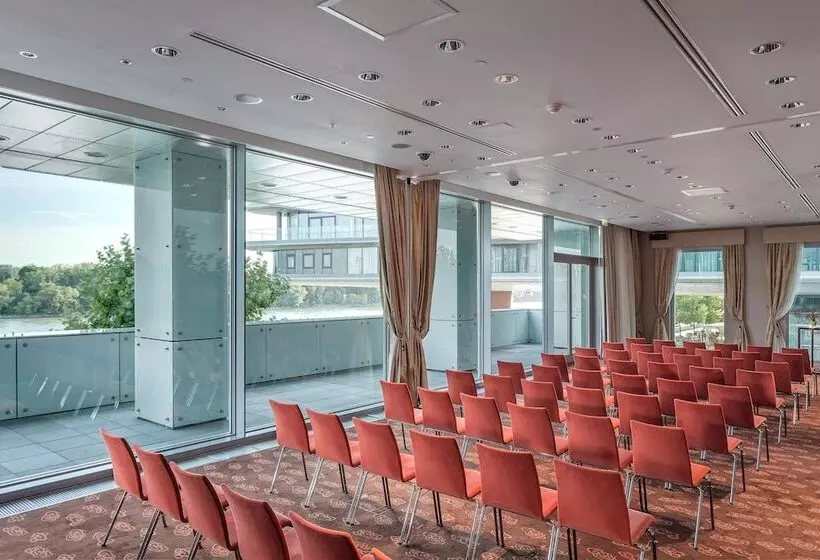 Grand Hotel River Park, A Luxury Collection Hotel, Bratislava