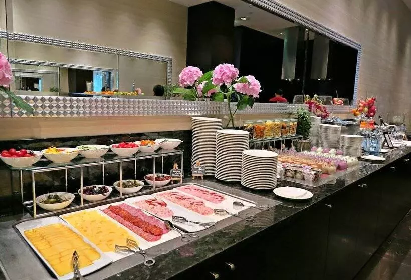 Grand Hotel River Park, A Luxury Collection Hotel, Bratislava