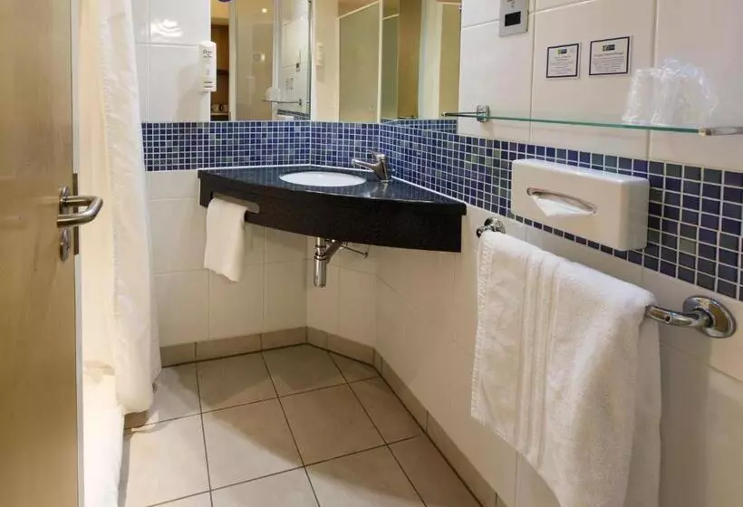 호텔 Holiday Inn Express Antrim, An Ihg