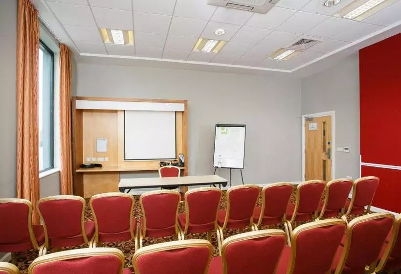 호텔 Holiday Inn Express Antrim, An Ihg