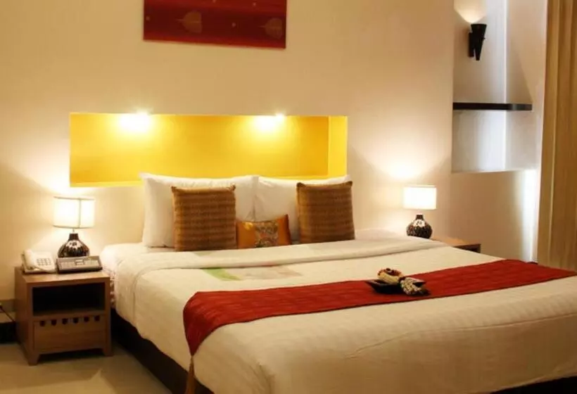 בית מלון כפרי Maninarakorn