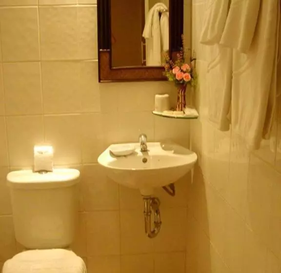 בית מלון כפרי Maninarakorn