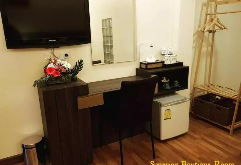 בית מלון כפרי Maninarakorn