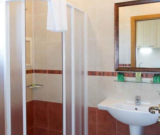 فندق Santa Marina Holiday Village