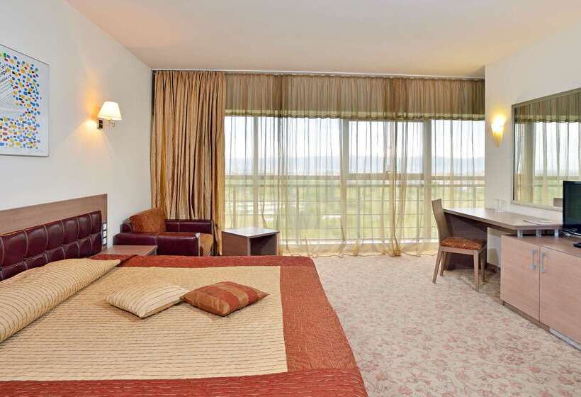 هتل Sol Nessebar Palace All Inclusive