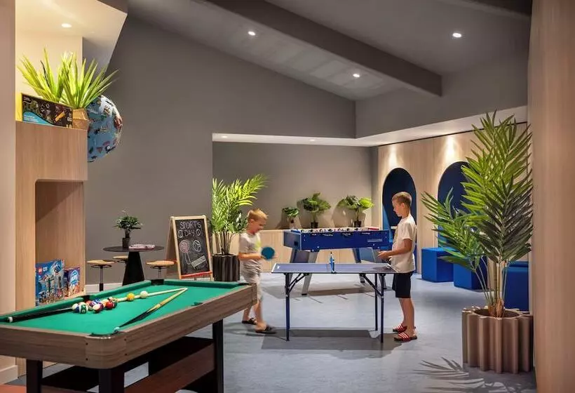 فندق Valamar Lacroma