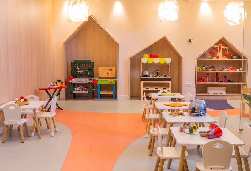 ホテル Valamar Lacroma