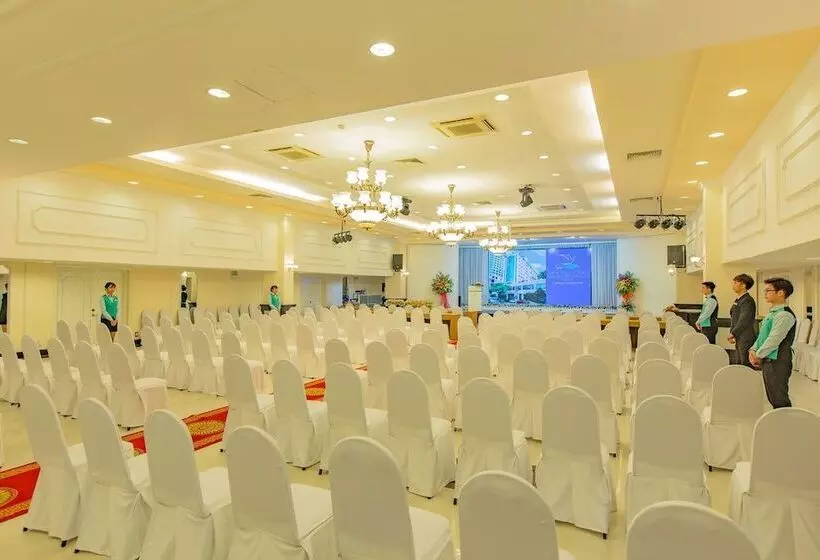 Yasaka Saigon Nha Trang Hotel & Spa