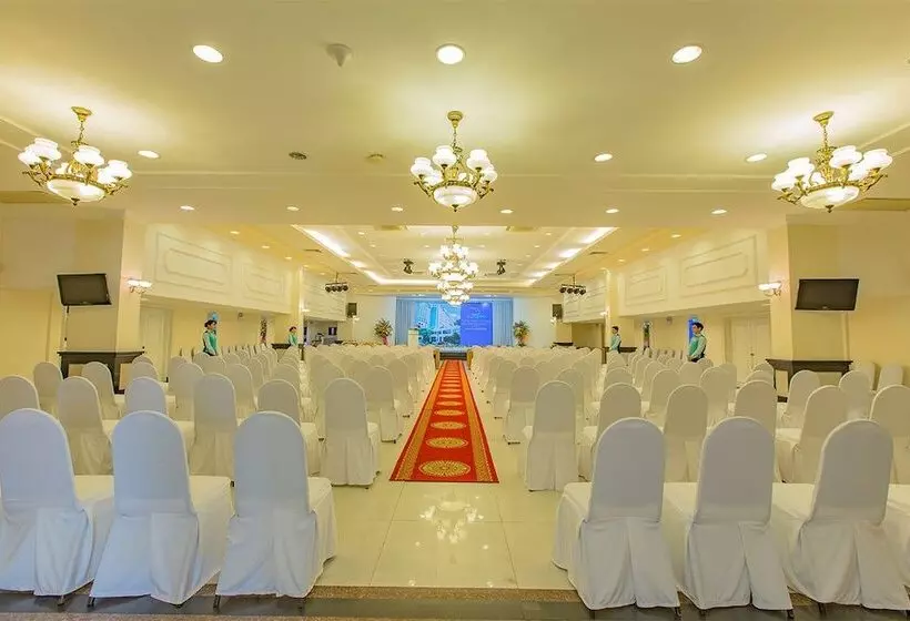 Yasaka Saigon Nha Trang Hotel & Spa