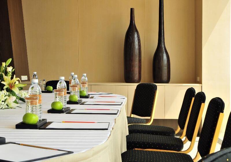 リゾートホテル M Social Hotel Phuket