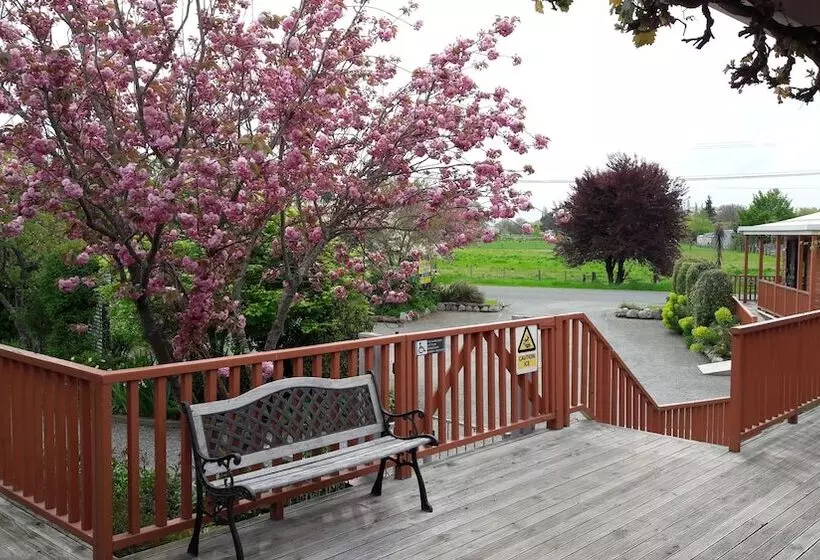 Serenity Motels