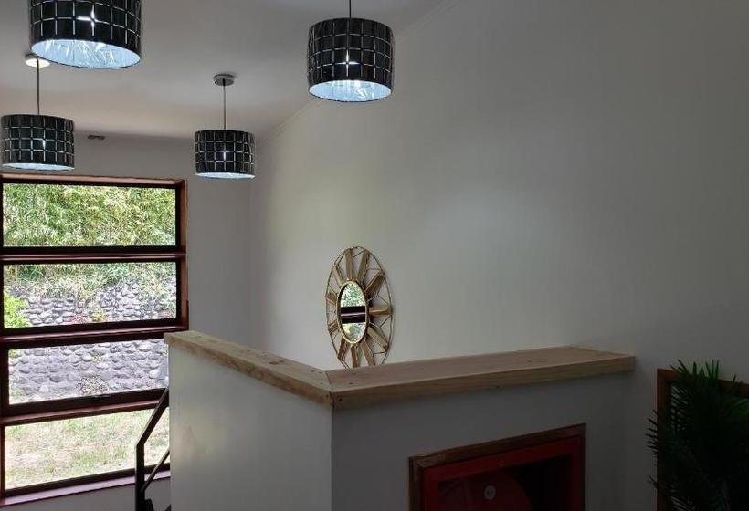 هتل Boutique Bordeluz