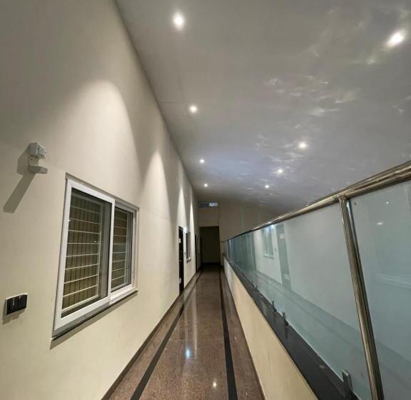 Hotelli Hmt Comforts