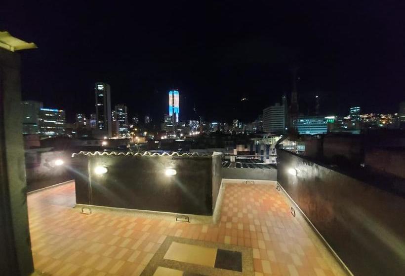 בית מלון כפרי La Logia  Gastrobar