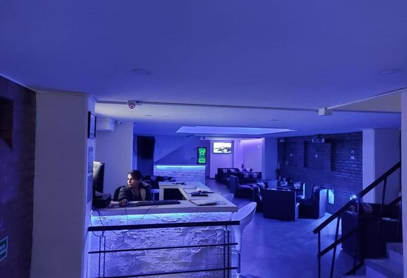 בית מלון כפרי La Logia  Gastrobar