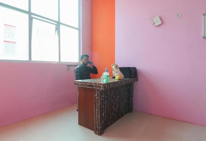 فندق Oyo 73984 Jatin