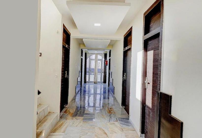 호텔 Oyo 77516  Swastik