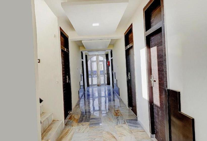 호텔 Oyo 77516  Swastik