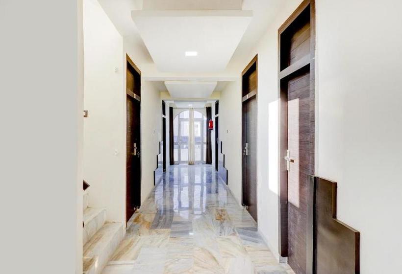 호텔 Oyo 77516  Swastik