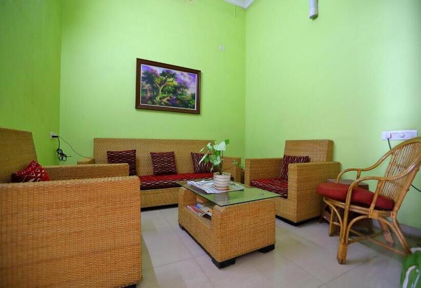 فندق Sapphire Inn