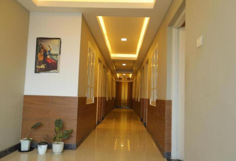 فندق Sapphire Inn