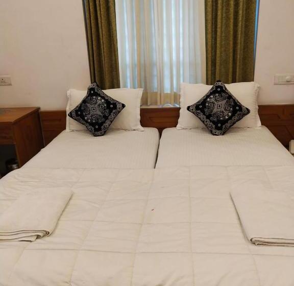 فندق Sapphire Inn