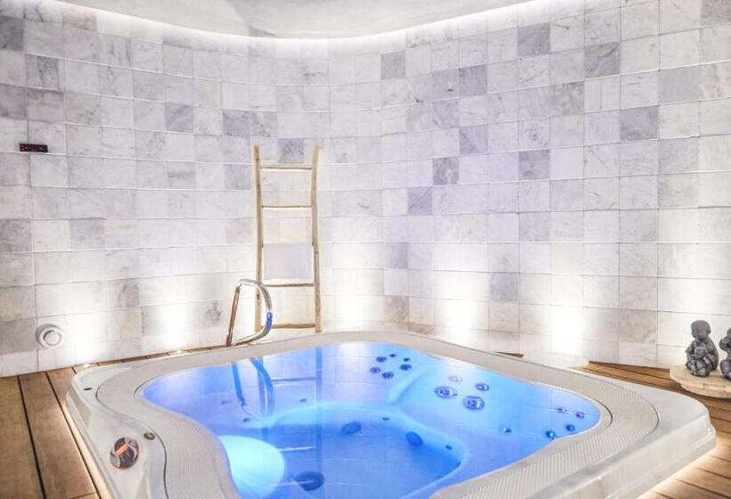 تختخواب و صبحانه Oniro Luxury Rooms & Wellness Suites