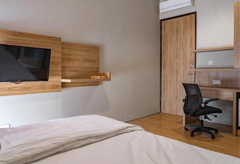 בית מלון כפרי 3j Living Lippo Karawaci