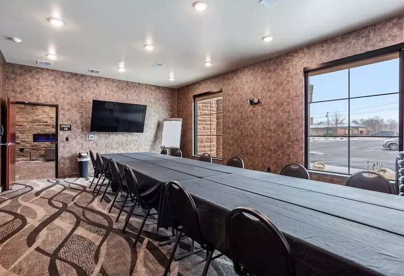 Cobblestone Hotel & Suites   Little Chute