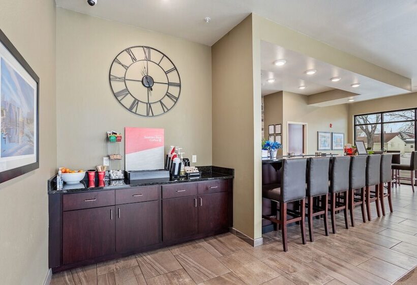 Cobblestone Hotel & Suites   Little Chute