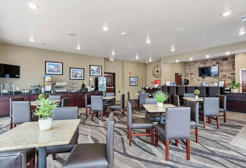 Cobblestone Hotel & Suites   Little Chute